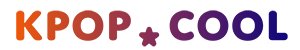 Logo estilizado do K-Pop com gradiente de cores vibrantes em laranja, roxo e azul.