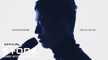 Cantor em silhueta, segurando microfone, com fundo claro e texto "Capstone Endore" e "Official Live Clip".